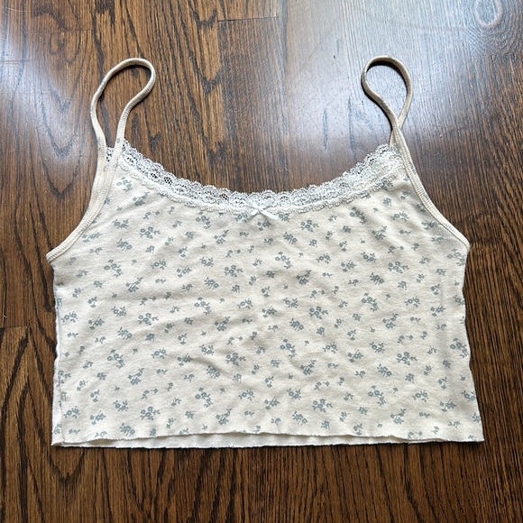 Brandy Melville Tops - Brandy Melville Cropped Skylar Floral Lace Tank
